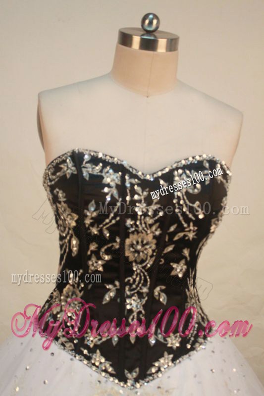 Beautiful Black and White Dresses 15 with Beading and Appliques